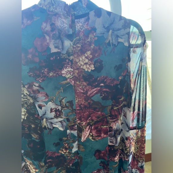 Floral mini - Picture 3 of 3